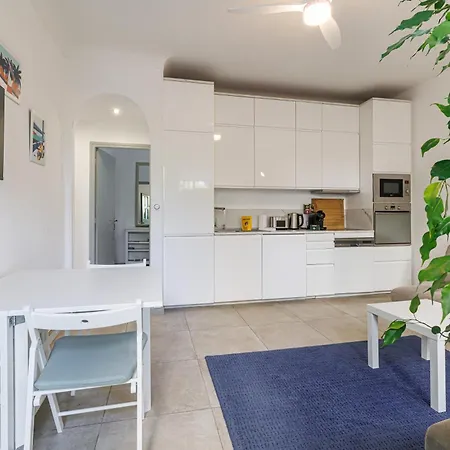 Apartment Pdf Rdc - 2 Bdr With Terrace - Quiet And Close To Beaches Menton