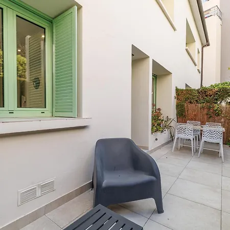 Pdf Rdc - 2 Bdr With Terrace - Quiet And Close To Beaches Apartment