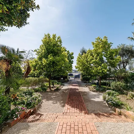 Pdf Rdc - 2 Bdr With Terrace - Quiet And Close To Beaches *